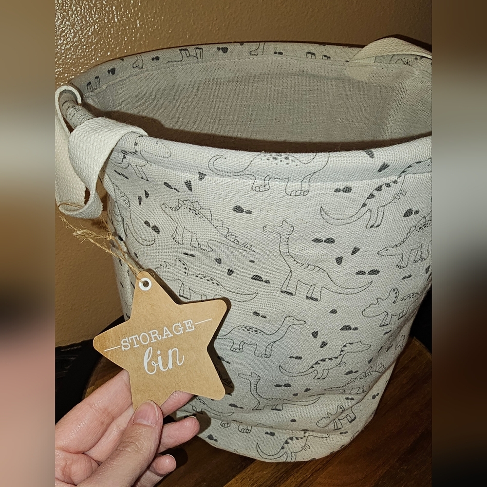 Baby NWT Dinosaur Bundle - Bin, Robe, Toy, Burp Cloths And Blankets - Picture 3 of 13